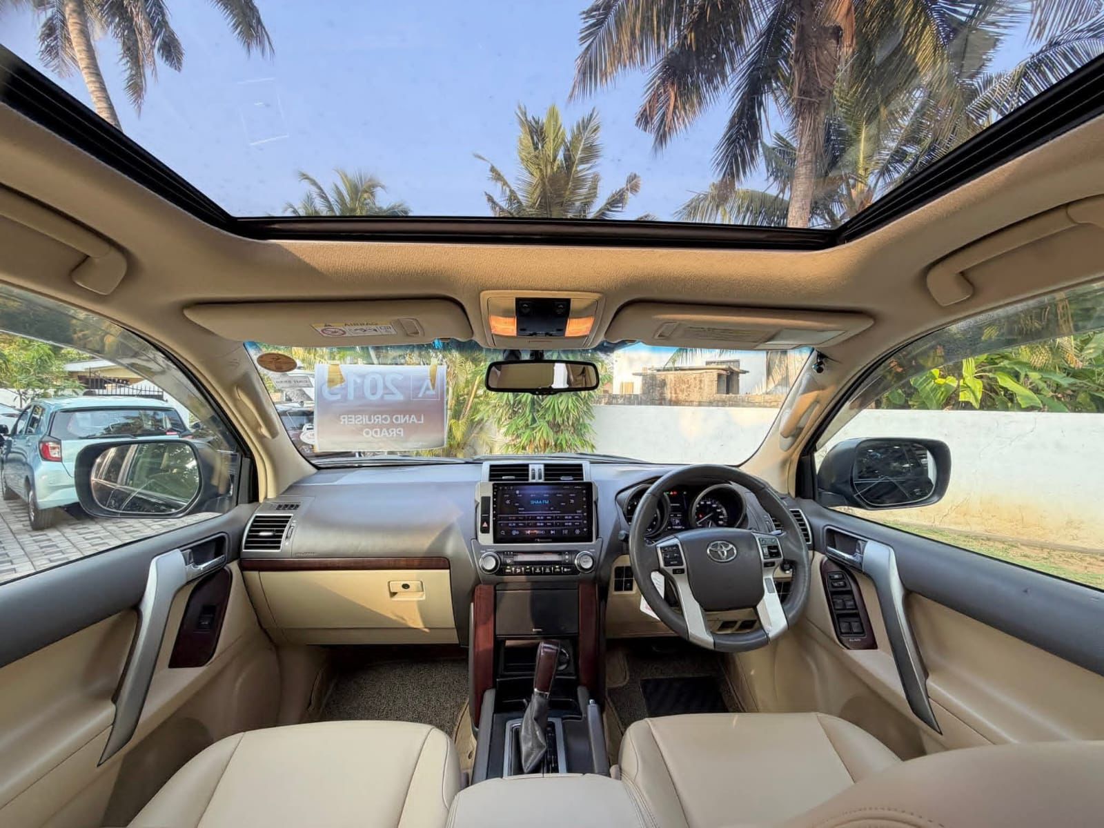 Toyota Land Cruiser Prado 2015 - භාවිතා කරන ලද SUV රථය sale in Sri Lanka - patpat.lk