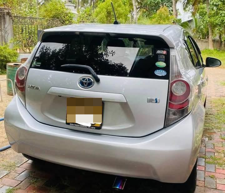 Toyota Aqua 2012 - பயன்படுத்தப்பட்டது கார் sale in Sri Lanka - patpat.lk