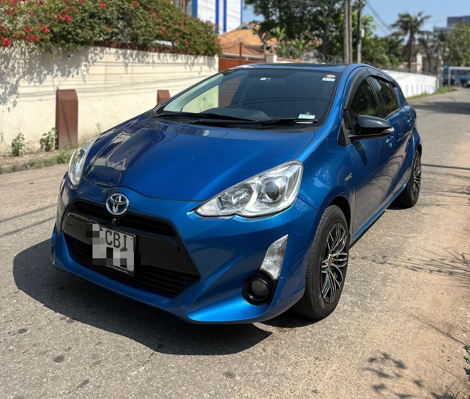 Toyota Aqua 2015 - Used Car sale in Sri Lanka - patpat.lk