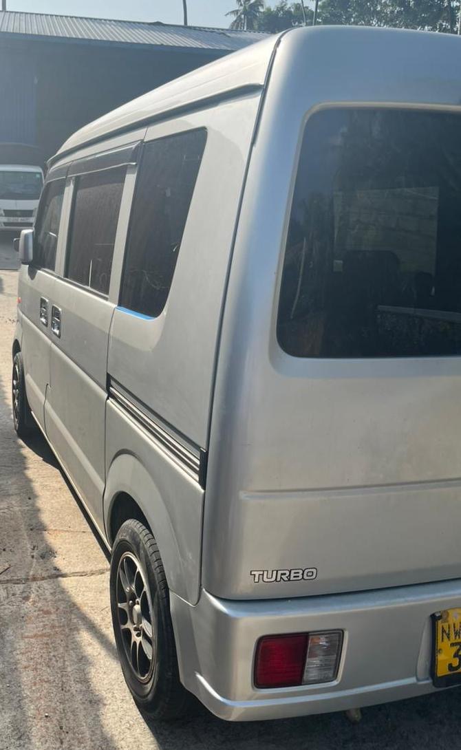 Nissan Cilper 2015 - பயன்படுத்தப்பட்டது வேன் sale in Sri Lanka - patpat.lk