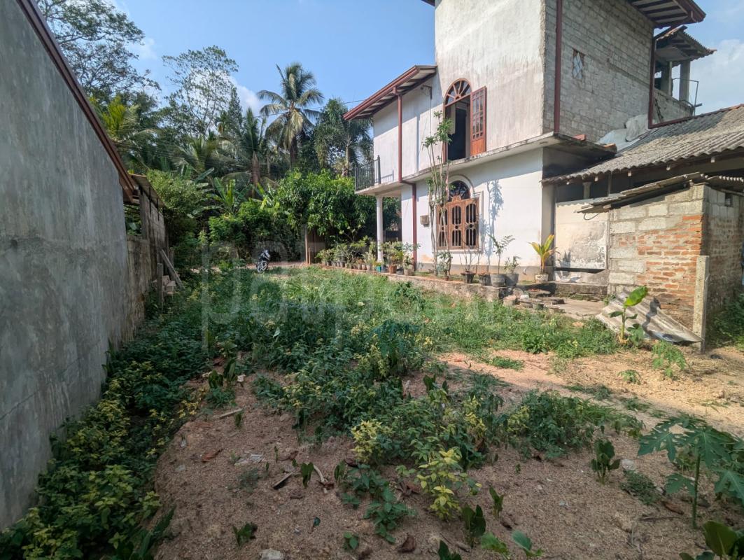 Commercial Land for Sale in Mandawala