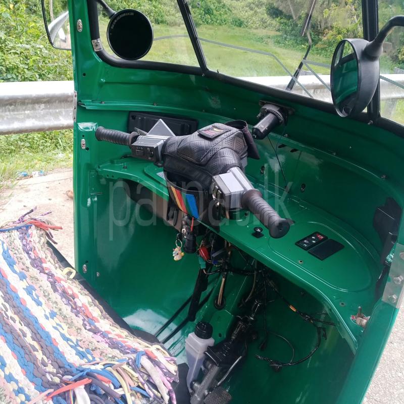 Bajaj Three Wheel 2007 - பயன்படுத்தப்பட்டது முச்சக்கர வண்டி sale in Sri Lanka - patpat.lk