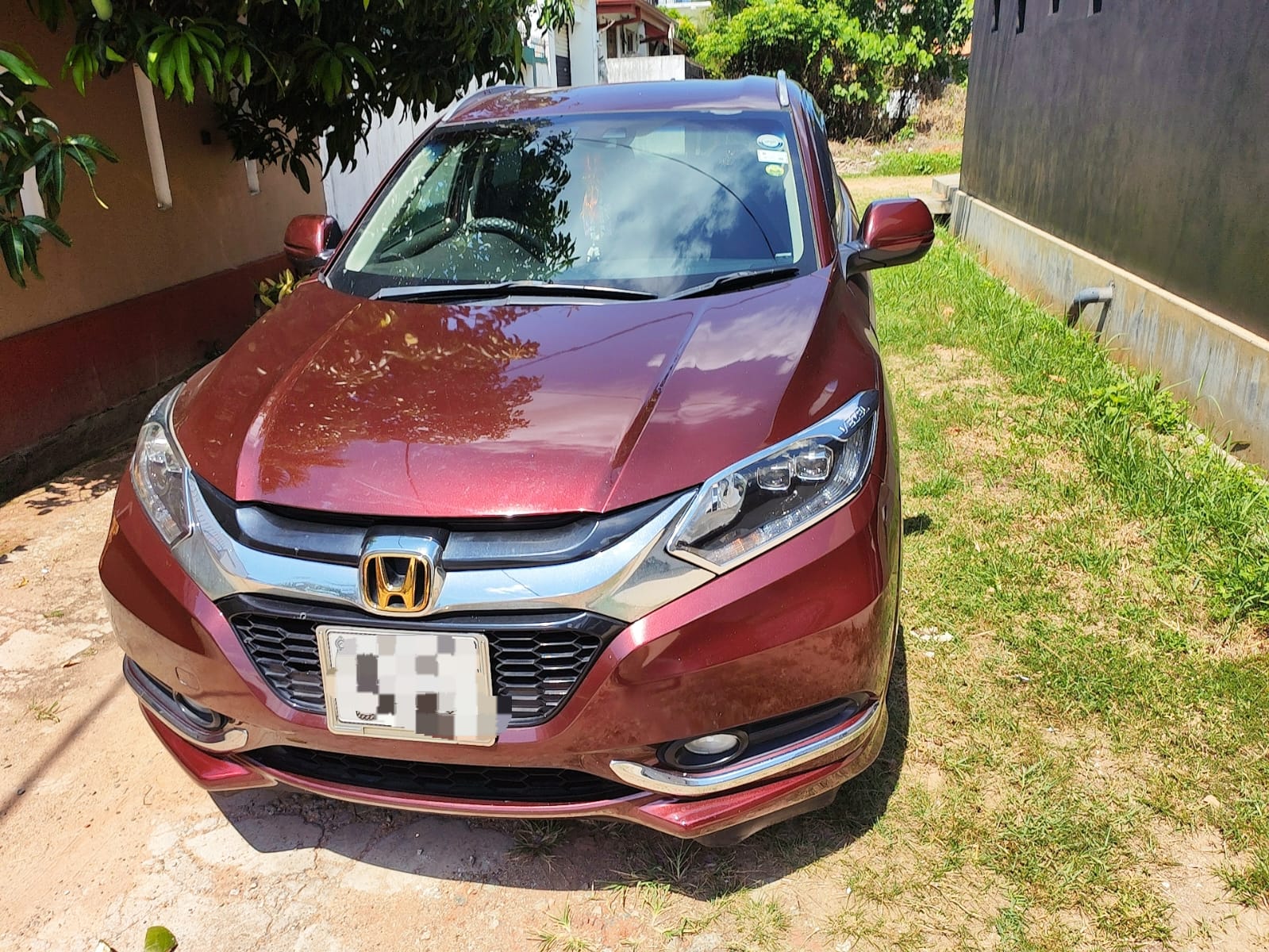 Honda Vezel 2014 - භාවිතා කරන ලද SUV රථය sale in Sri Lanka - patpat.lk