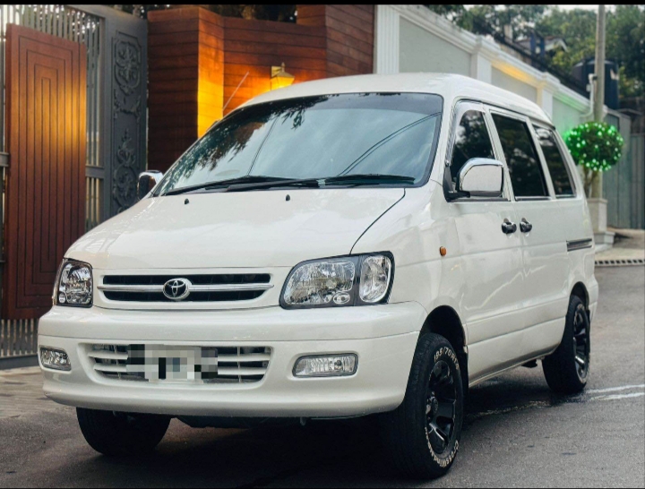 Toyota TownAce 2004 - பயன்படுத்தப்பட்டது வேன் sale in Sri Lanka - patpat.lk