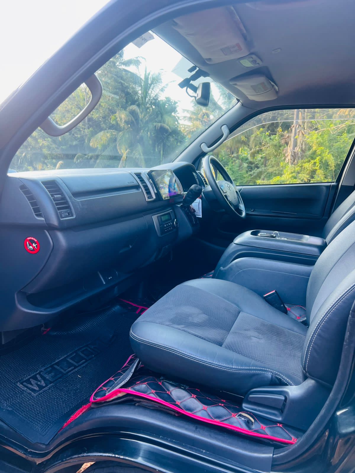 Toyota Hiace 2014 - Used Van sale in Sri Lanka - patpat.lk