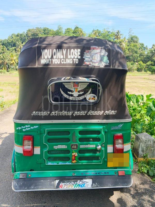 Bajaj 4 stroke 2017 - பயன்படுத்தப்பட்டது முச்சக்கர வண்டி sale in Sri Lanka - patpat.lk