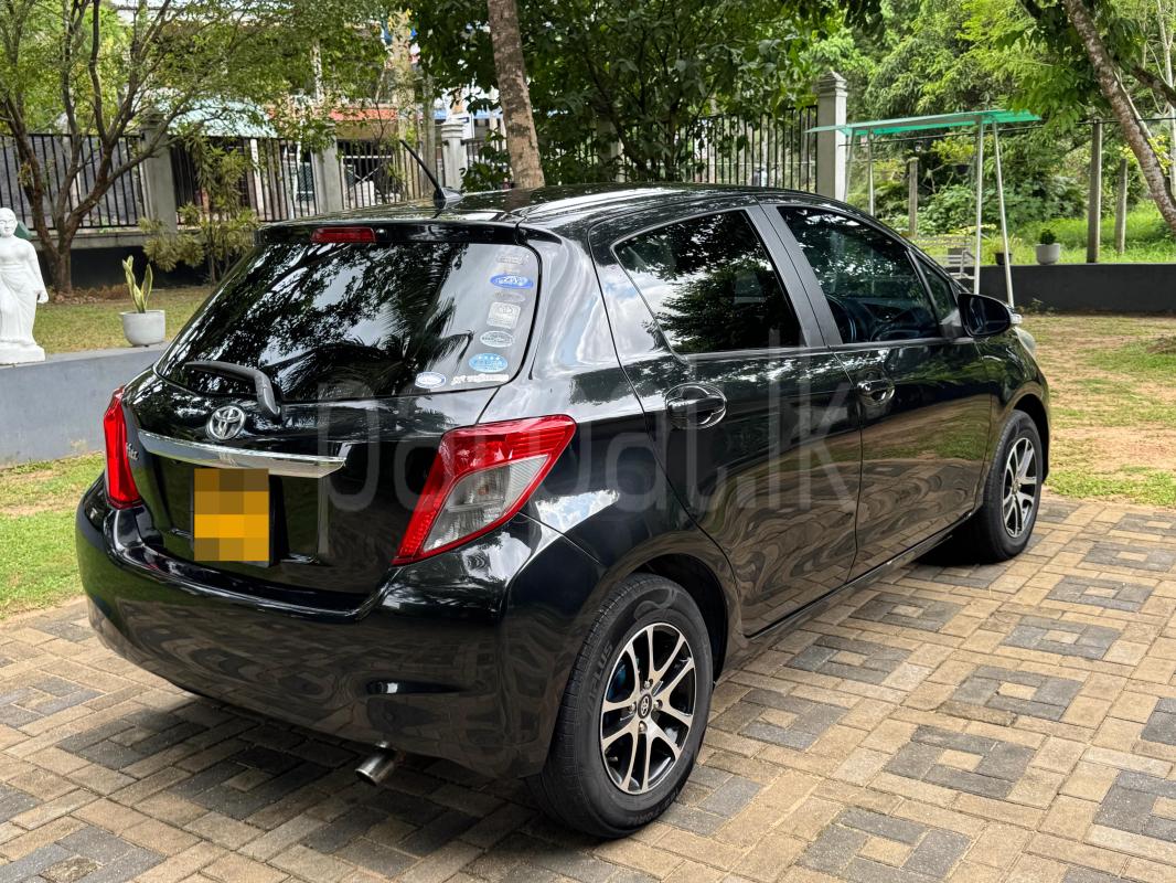 Toyota Vitz 2011 - பயன்படுத்தப்பட்டது கார் sale in Sri Lanka - patpat.lk