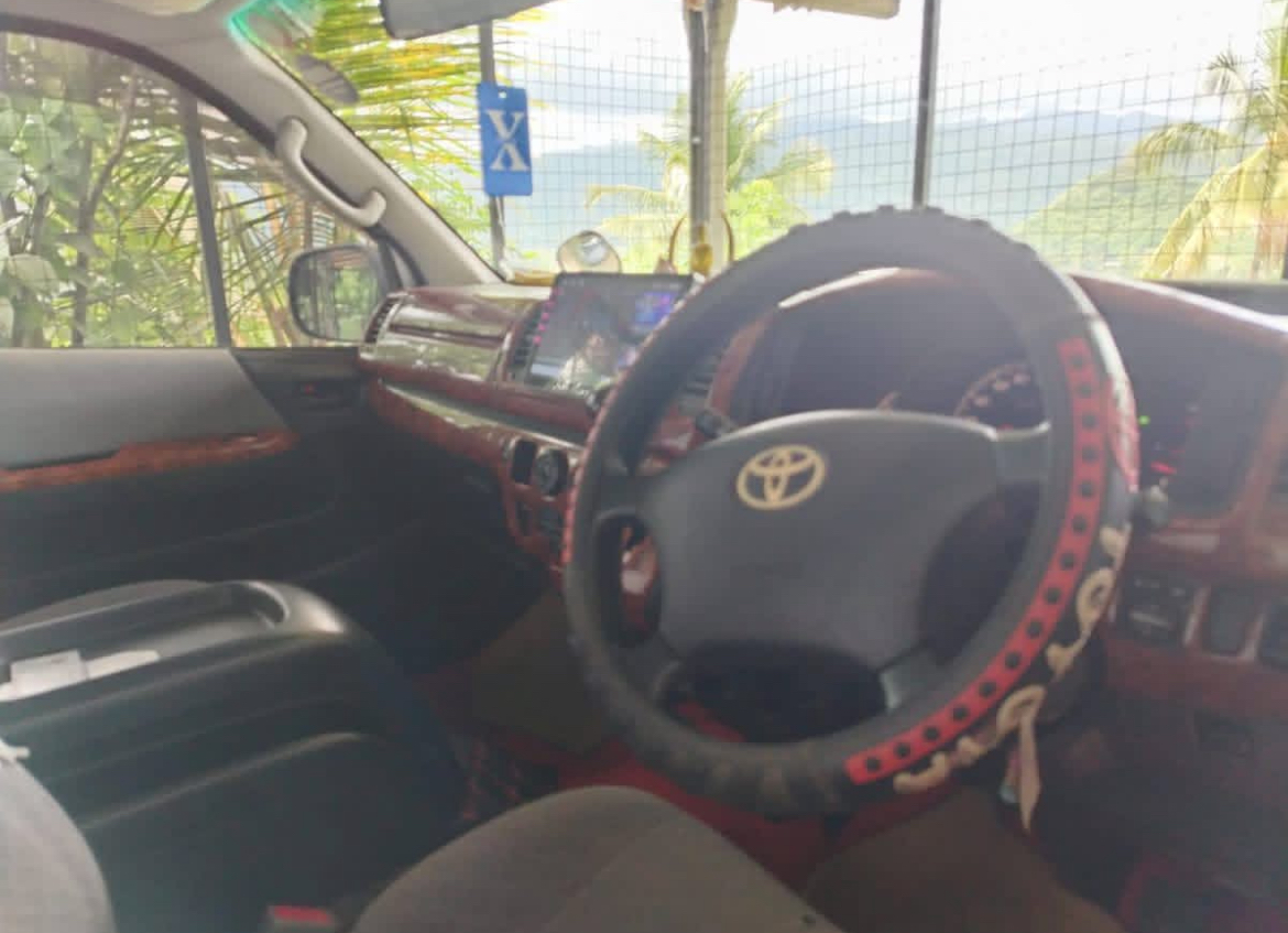 Toyota Hiace 2011 - பயன்படுத்தப்பட்டது வேன் sale in Sri Lanka - patpat.lk