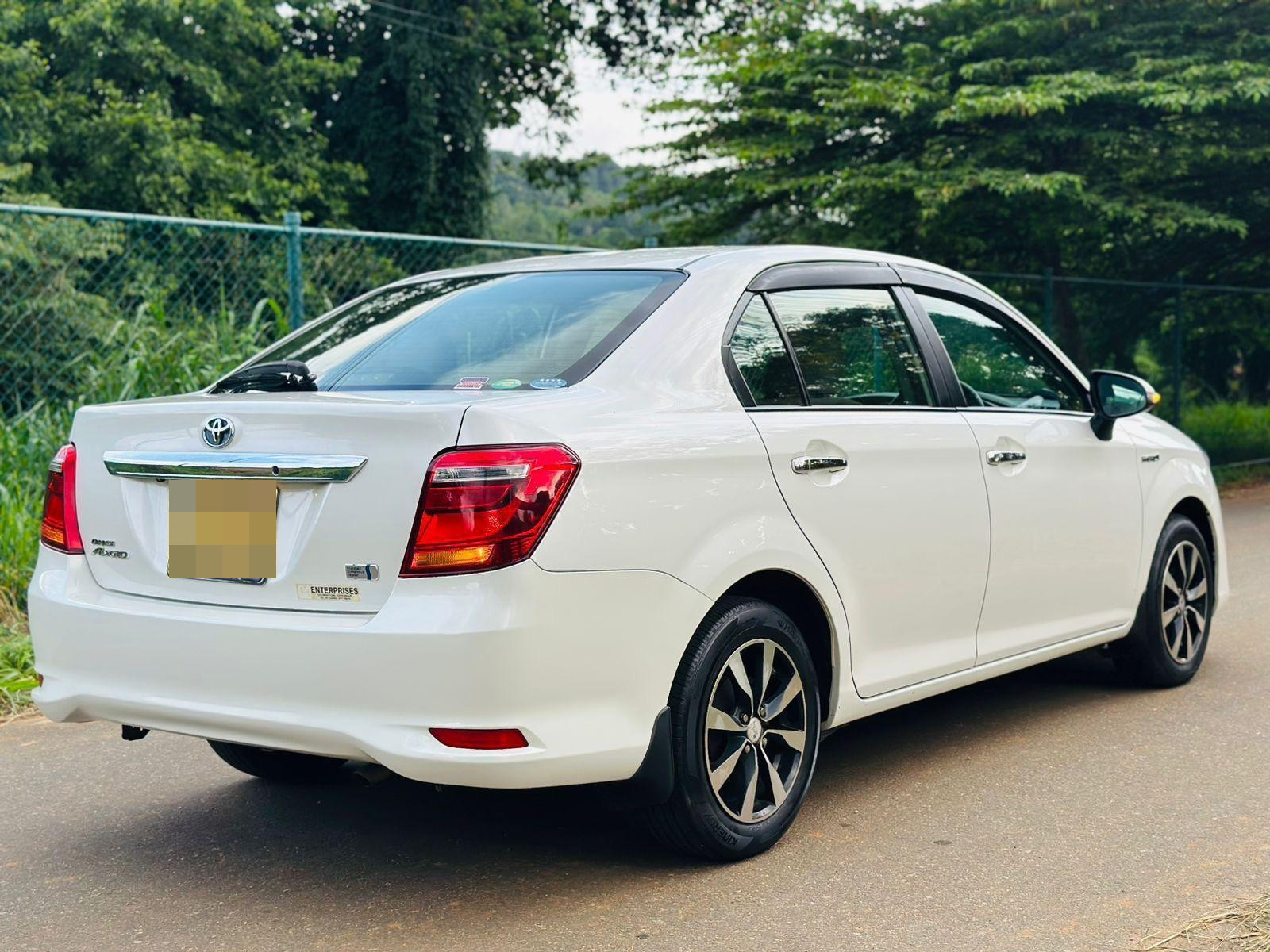 Toyota Axio 2015 - பயன்படுத்தப்பட்டது கார் sale in Sri Lanka - patpat.lk