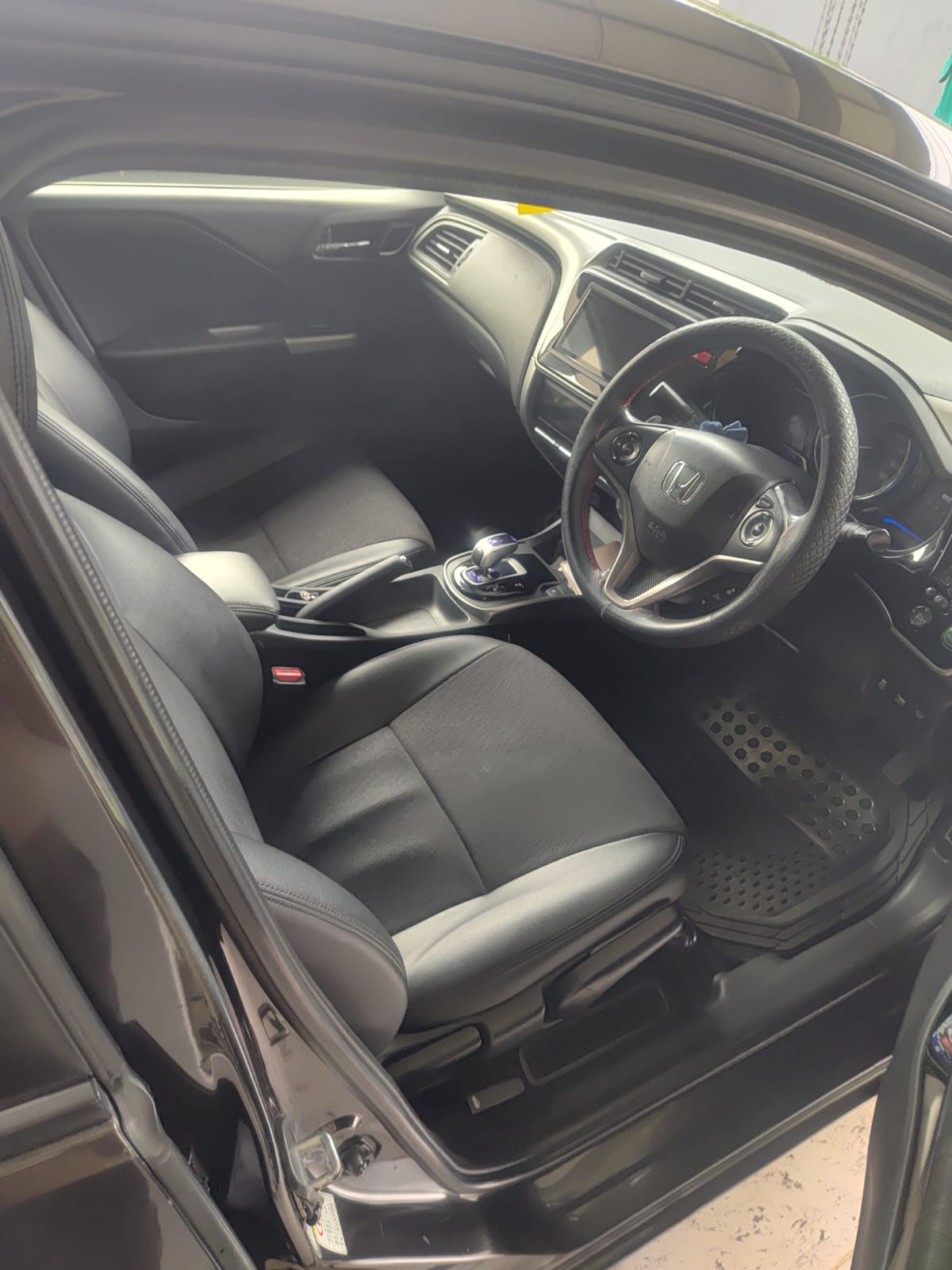 Honda Grace 2015 - பயன்படுத்தப்பட்டது கார் sale in Sri Lanka - patpat.lk