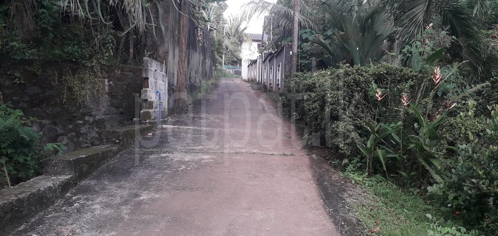 Commercial Land for Sale in Athurugiriya