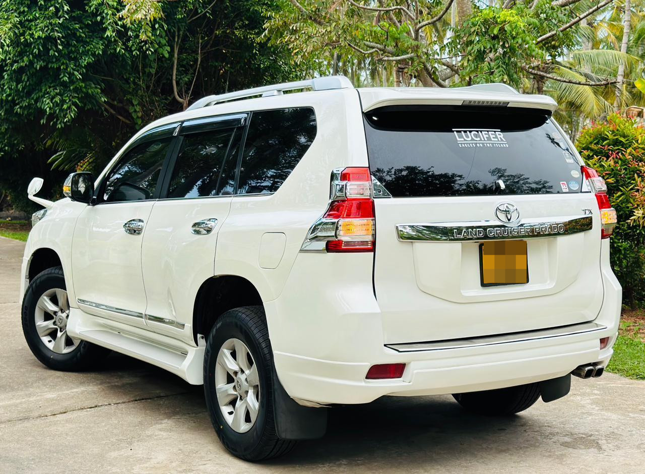 Toyota Land Cruiser Prado 2011 - பயன்படுத்தப்பட்டது SUV sale in Sri Lanka - patpat.lk