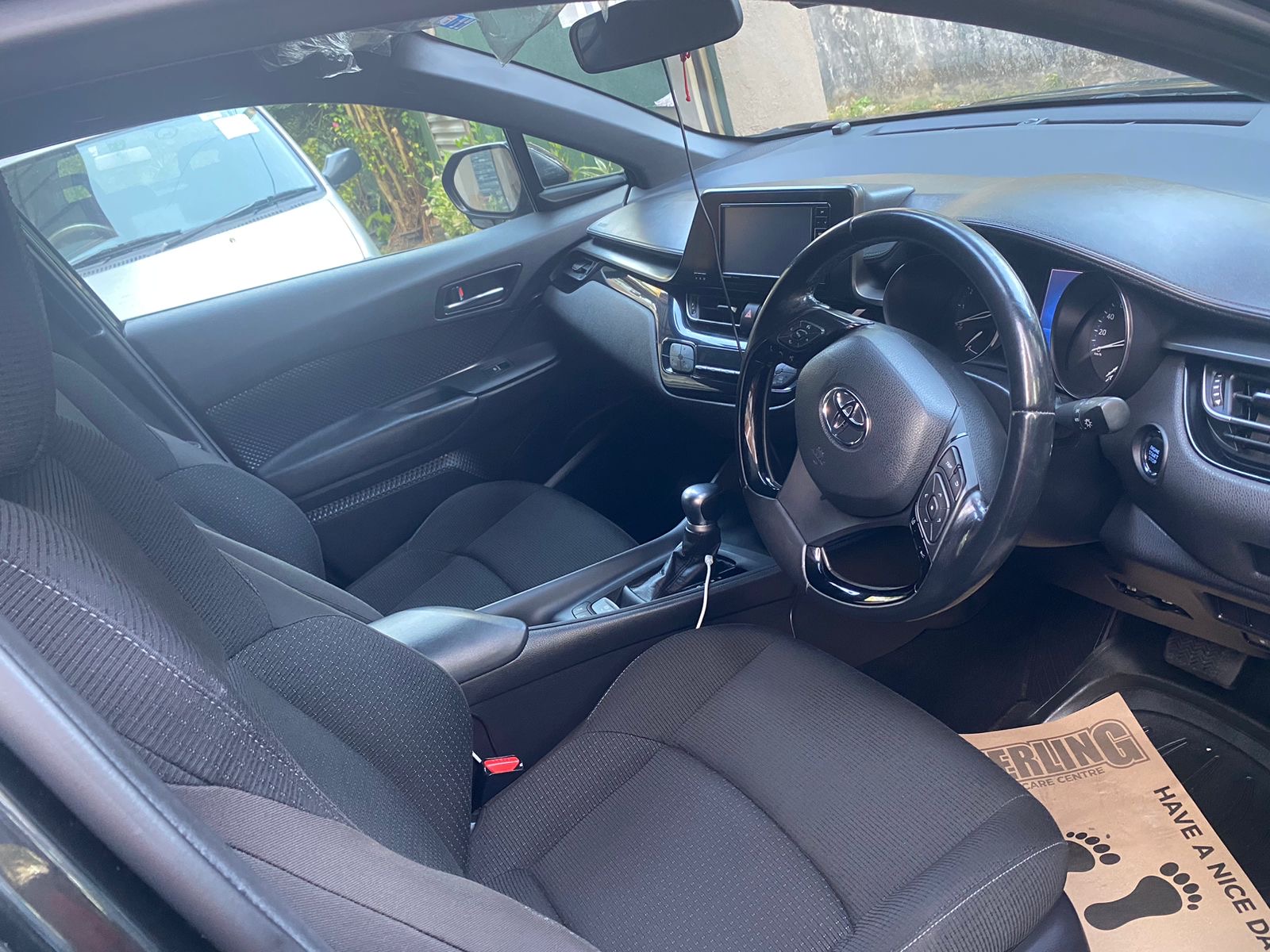 Toyota CHR 2013 - பயன்படுத்தப்பட்டது SUV sale in Sri Lanka - patpat.lk