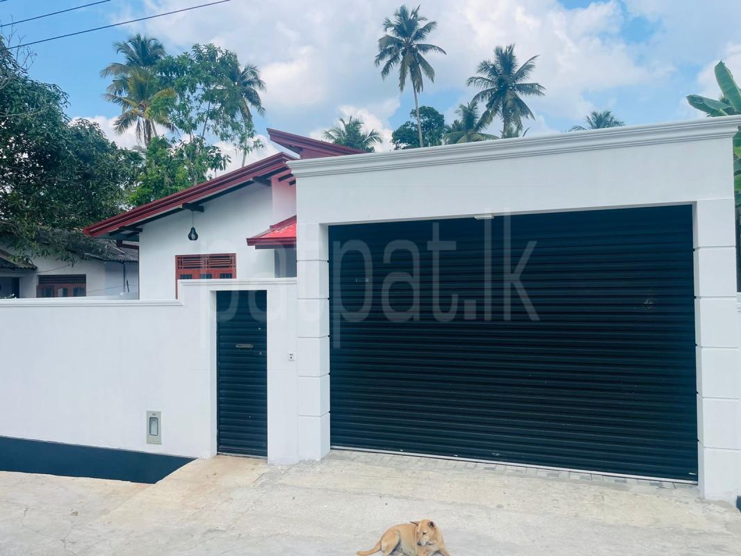 House for Sale in Bandaragama ads-image-1