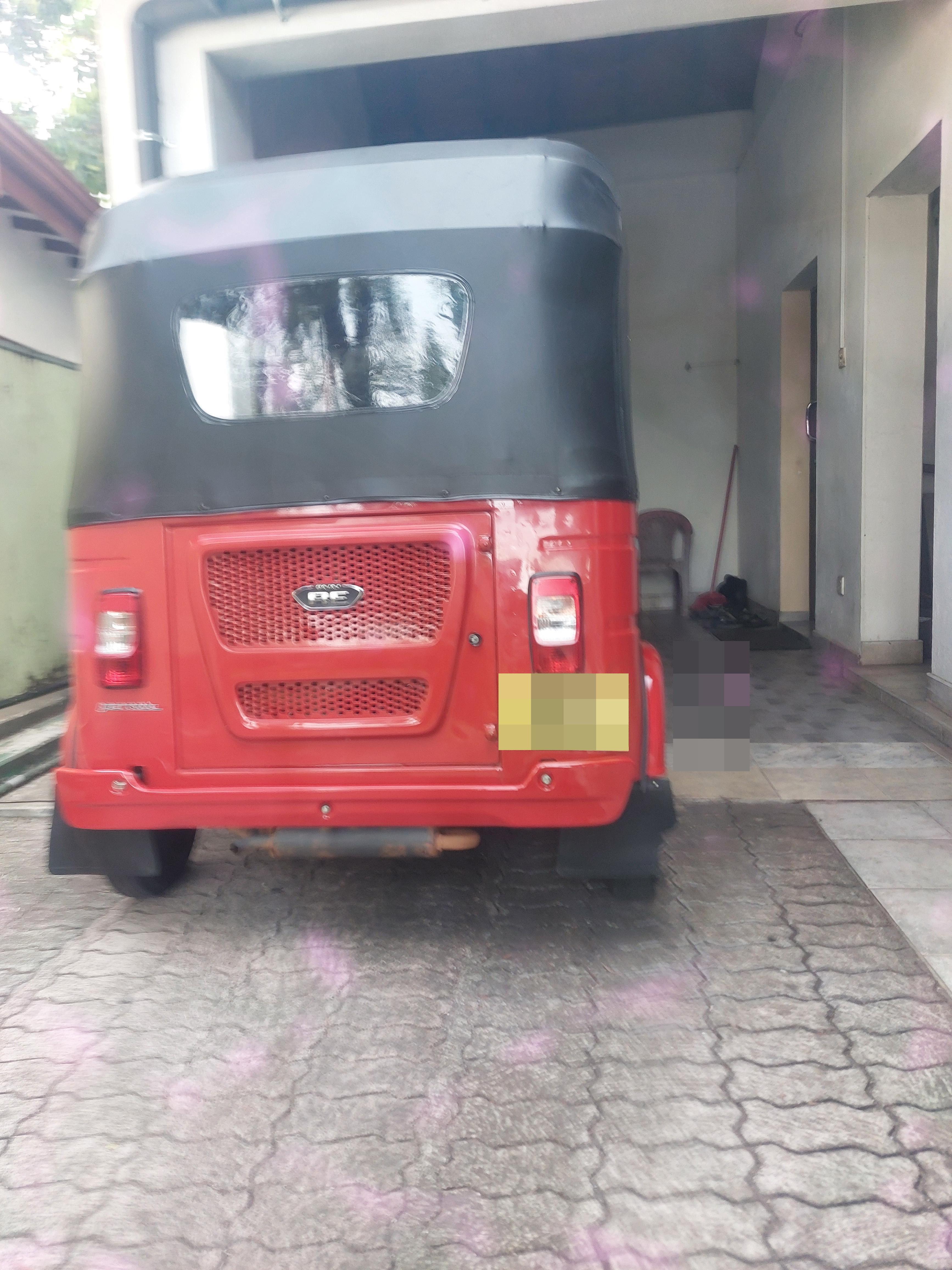 Bajaj Three Wheel 2025 - பயன்படுத்தப்பட்டது முச்சக்கர வண்டி sale in Sri Lanka - patpat.lk
