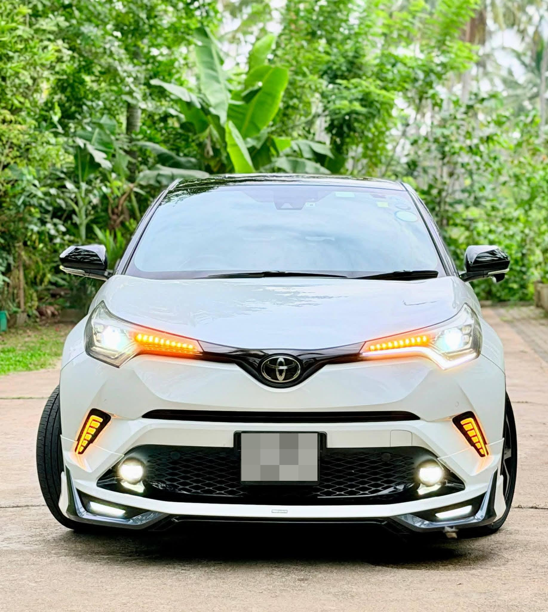 Toyota CHR 2018 - பயன்படுத்தப்பட்டது SUV sale in Sri Lanka - patpat.lk