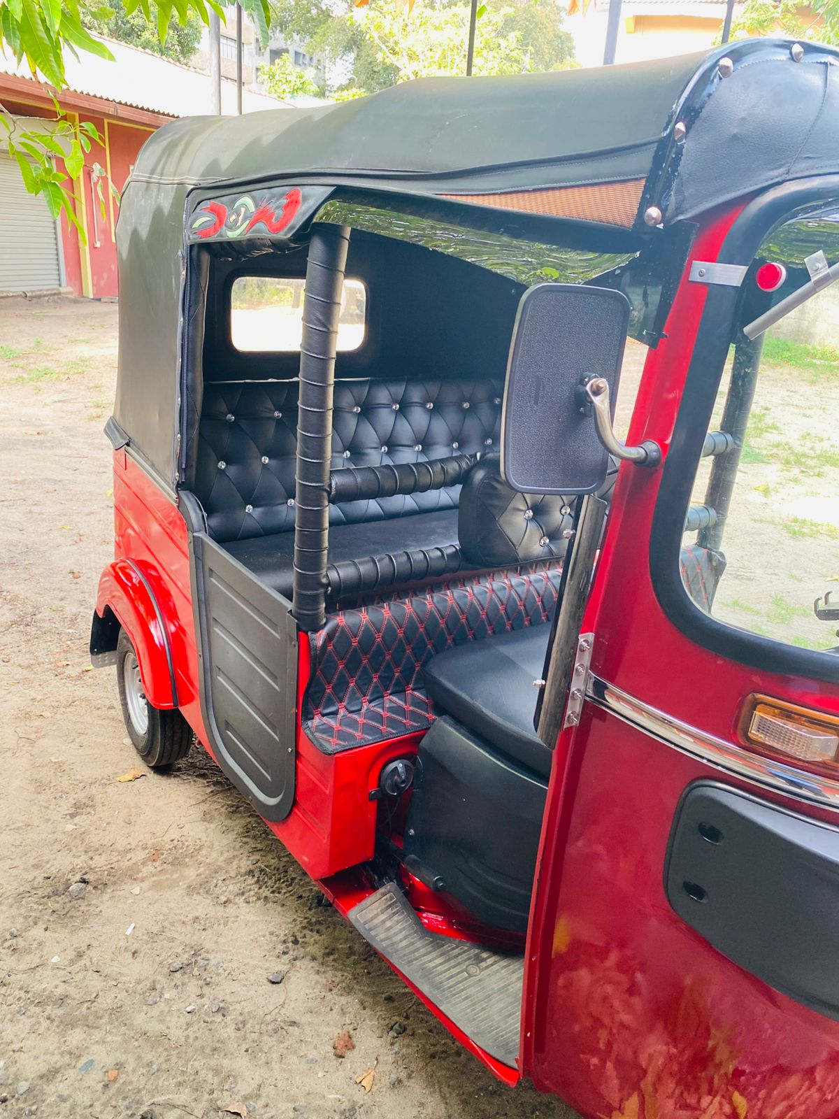 Bajaj Three Wheel 2019 - பயன்படுத்தப்பட்டது முச்சக்கர வண்டி sale in Sri Lanka - patpat.lk