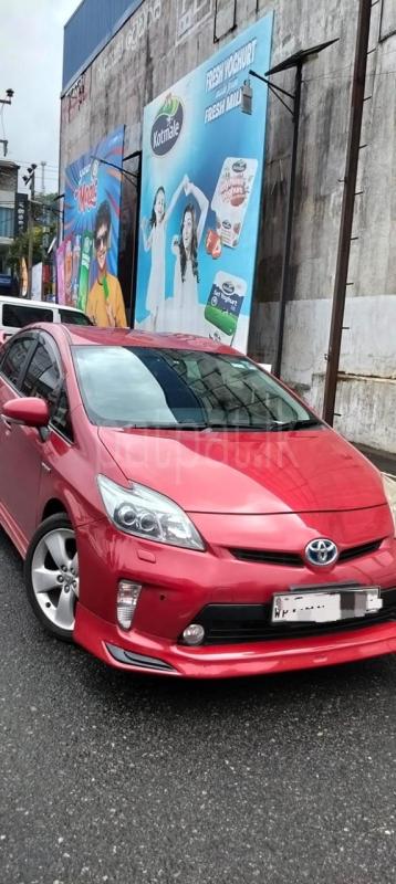 Toyota Prius 2015 - பயன்படுத்தப்பட்டது கார் sale in Sri Lanka - patpat.lk