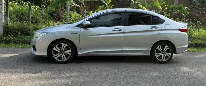 Honda Grace 2016 - பயன்படுத்தப்பட்டது கார் sale in Sri Lanka - patpat.lk