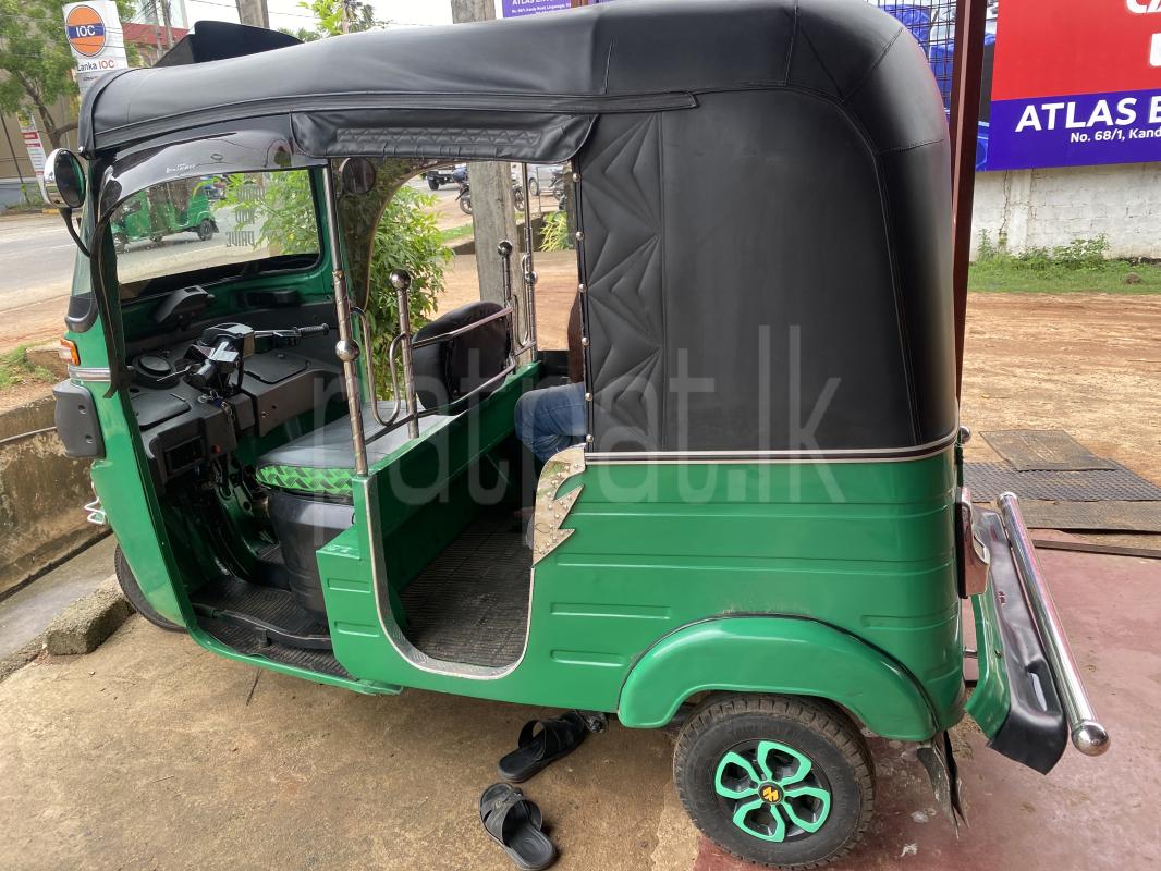Bajaj Three Wheel 2016 - பயன்படுத்தப்பட்டது முச்சக்கர வண்டி sale in Sri Lanka - patpat.lk