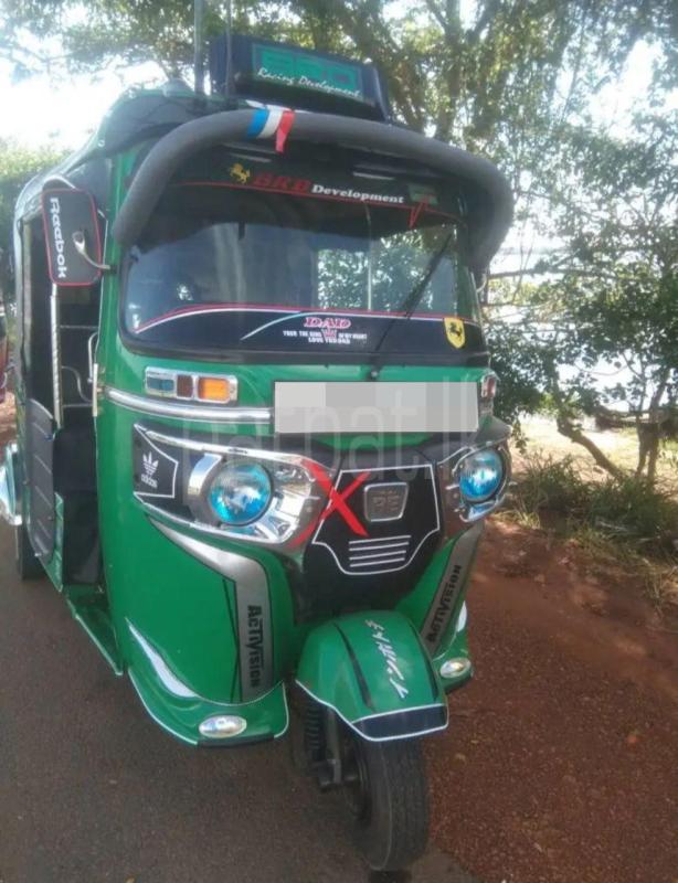 Bajaj Three Wheel 2014 - Reconditioned Three wheeler sale in Sri Lanka - patpat.lk
