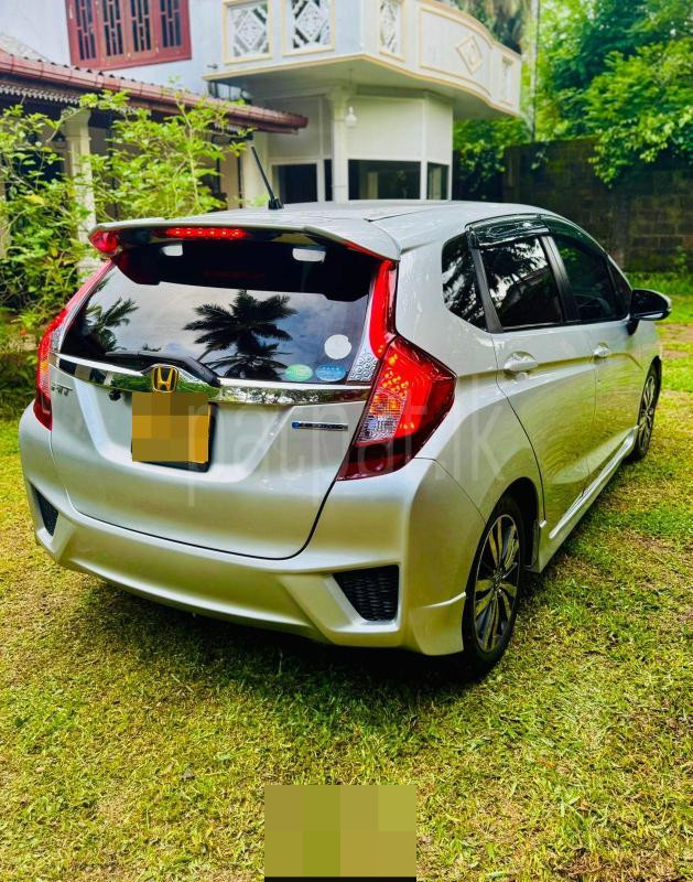 Honda Fit 2013 - மறுசீரமைக்கப்பட்டது கார் sale in Sri Lanka - patpat.lk