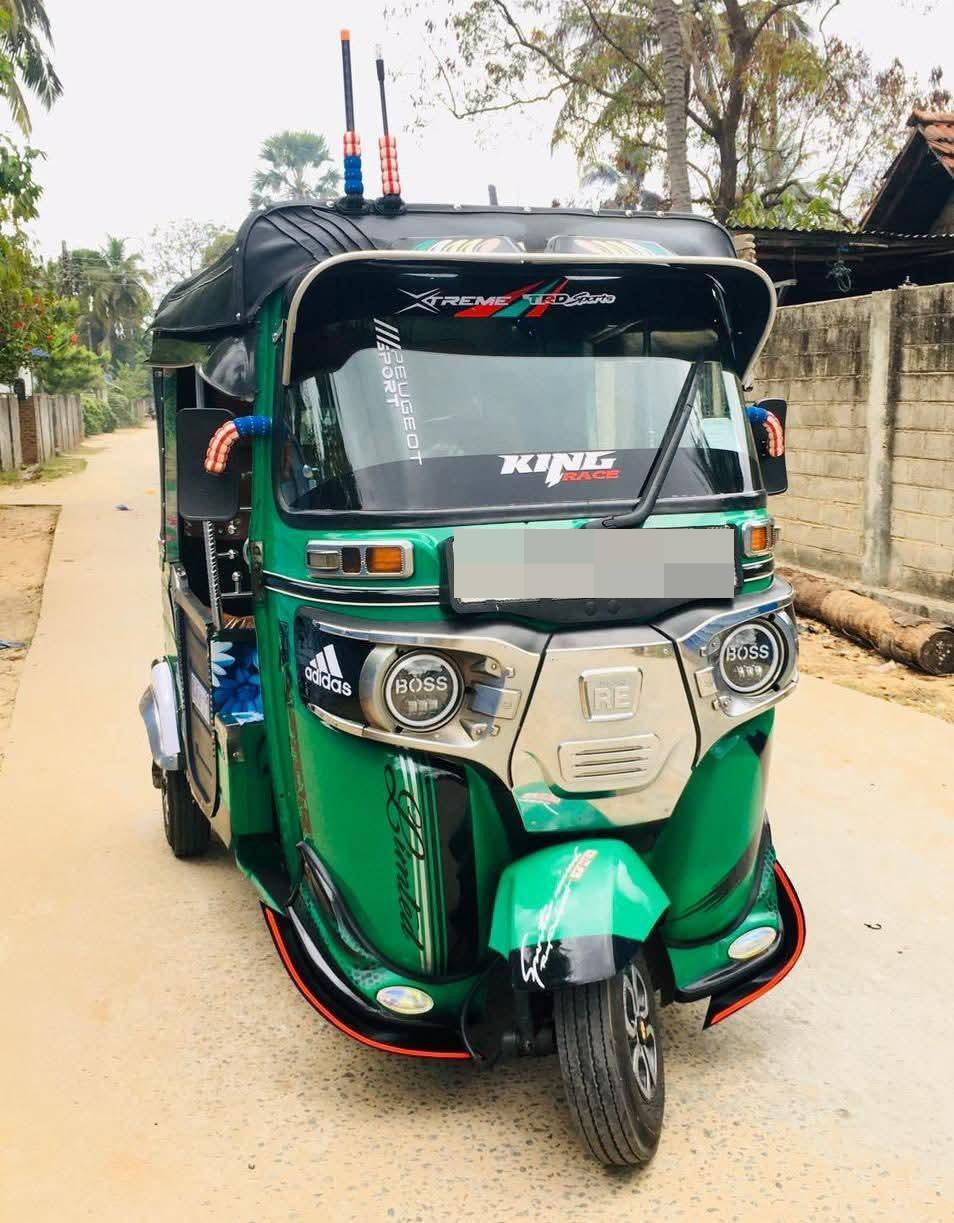 Bajaj Three Wheel 2014 - Reconditioned Three wheeler sale in Sri Lanka - patpat.lk
