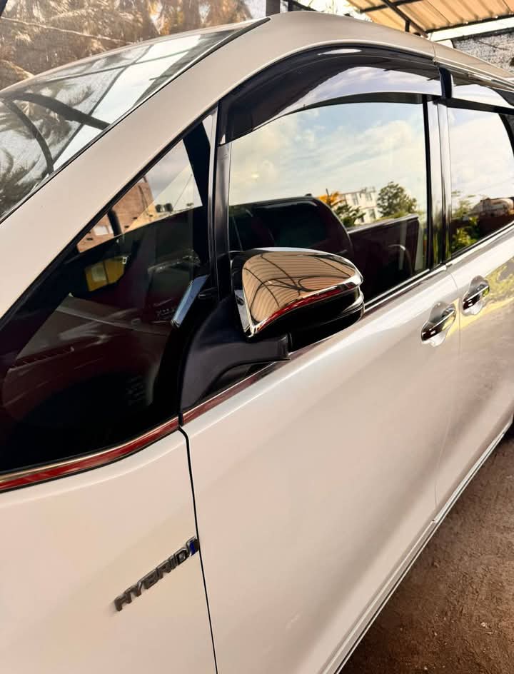 Toyota Noah 2014 - பயன்படுத்தப்பட்டது வேன் sale in Sri Lanka - patpat.lk