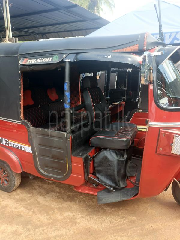 Bajaj 4 stroke 2012 - භාවිතා කරන ලද ත්‍රිරෝද රථය sale in Sri Lanka - patpat.lk