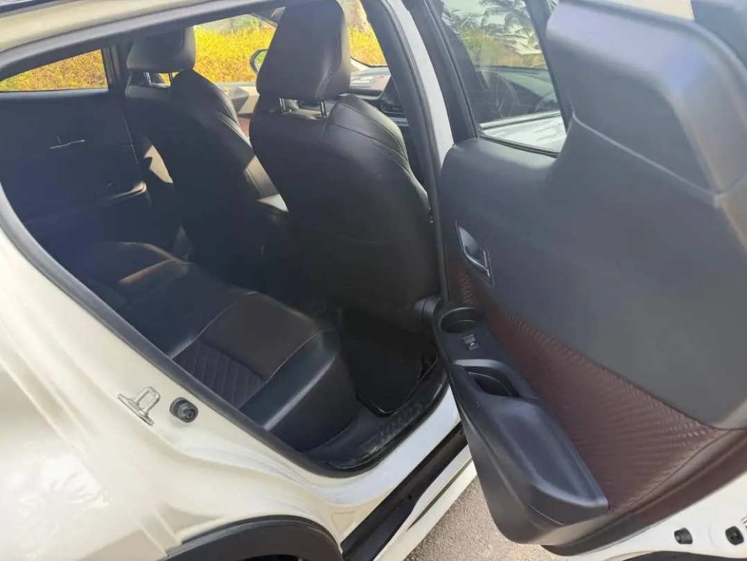 Toyota CHR 2018 - Used SUV sale in Sri Lanka - patpat.lk