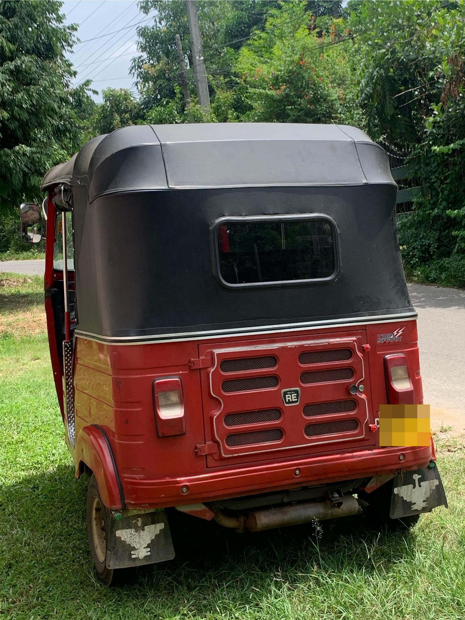 Bajaj 4 stroke 2017 - சான்றளிக்கப்பட்டது முச்சக்கர வண்டி sale in Sri Lanka - patpat.lk