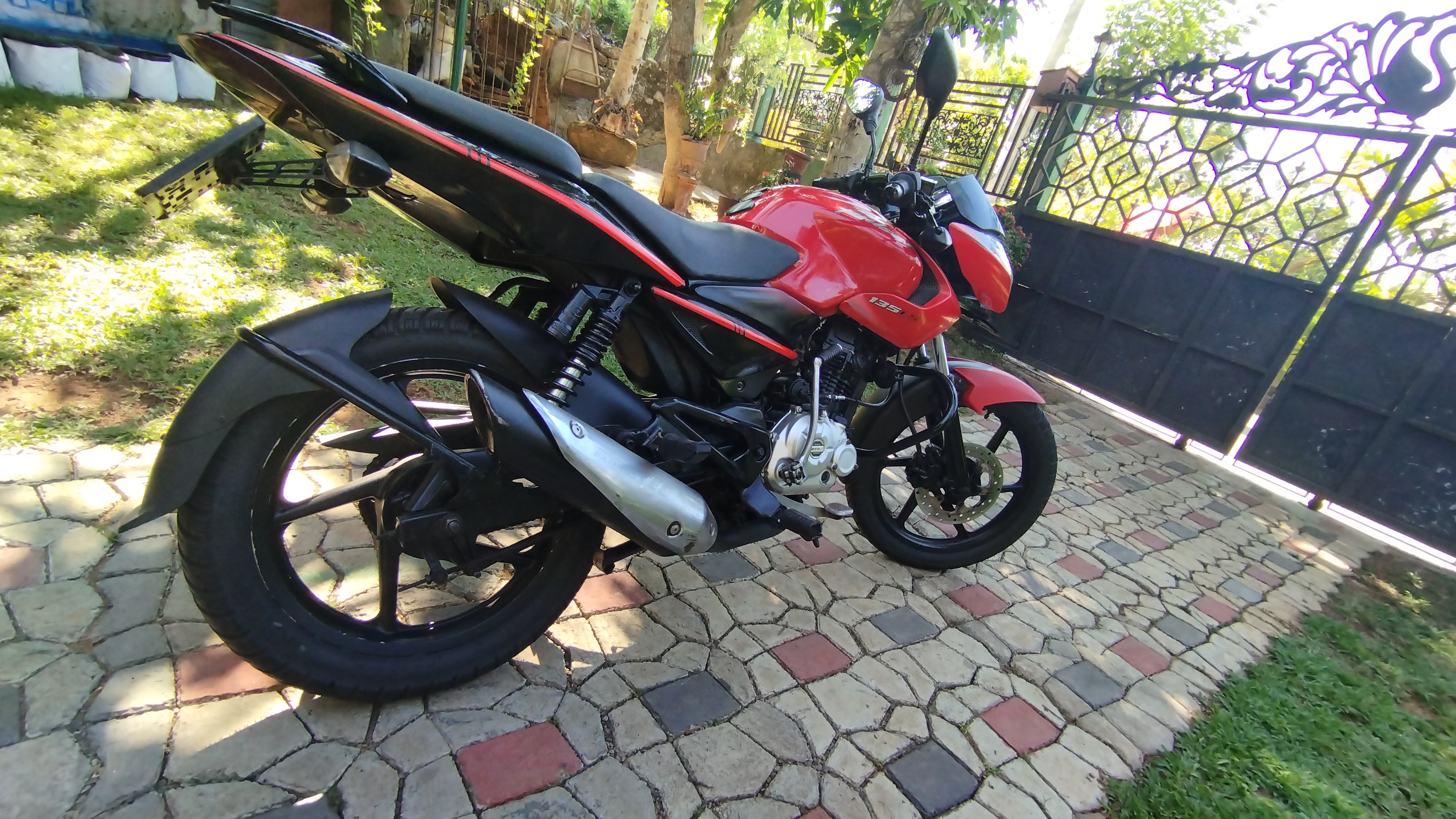 Bajaj Pulsar 2015 - பயன்படுத்தப்பட்டது பைக் sale in Sri Lanka - patpat.lk