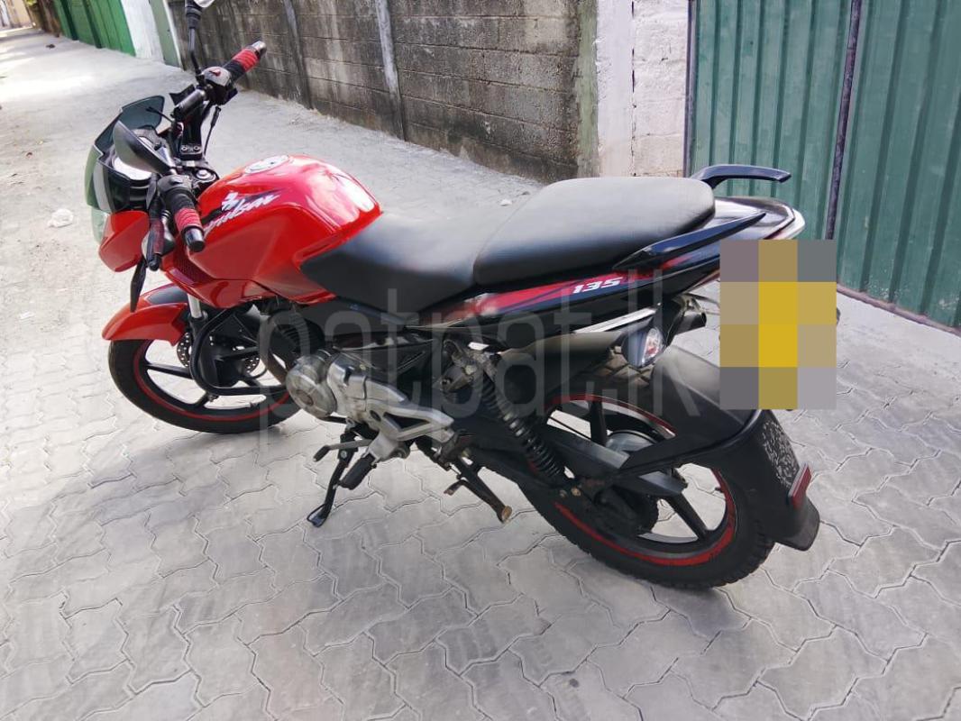 Bajaj Pulsar 2013 - பயன்படுத்தப்பட்டது பைக் sale in Sri Lanka - patpat.lk