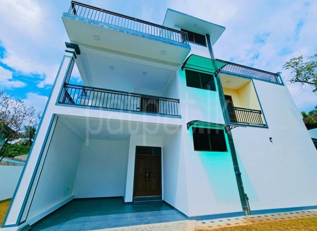 House for Sale in Athurugiriya ads-image-1