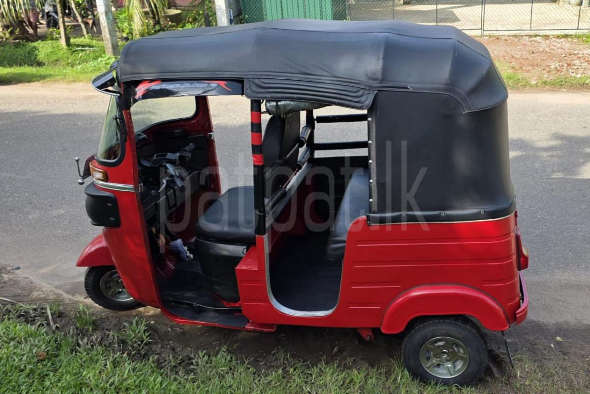 Bajaj Three Wheel 2016 - பயன்படுத்தப்பட்டது முச்சக்கர வண்டி sale in Sri Lanka - patpat.lk