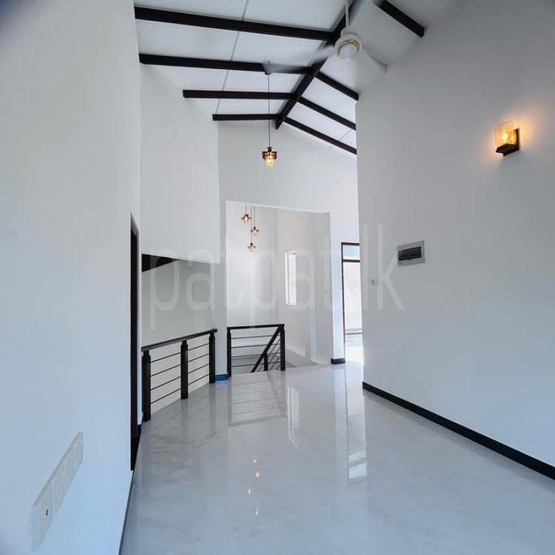 House for Sale in Kahathuduwa ads-image-1