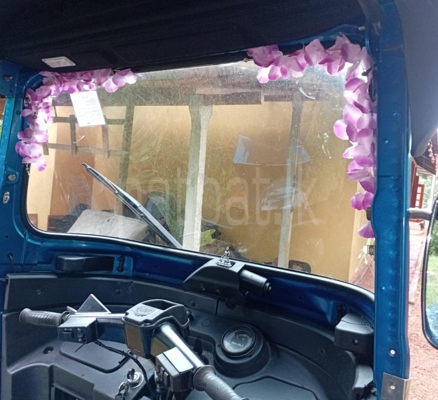Bajaj Three Wheel 2015 - பயன்படுத்தப்பட்டது முச்சக்கர வண்டி sale in Sri Lanka - patpat.lk