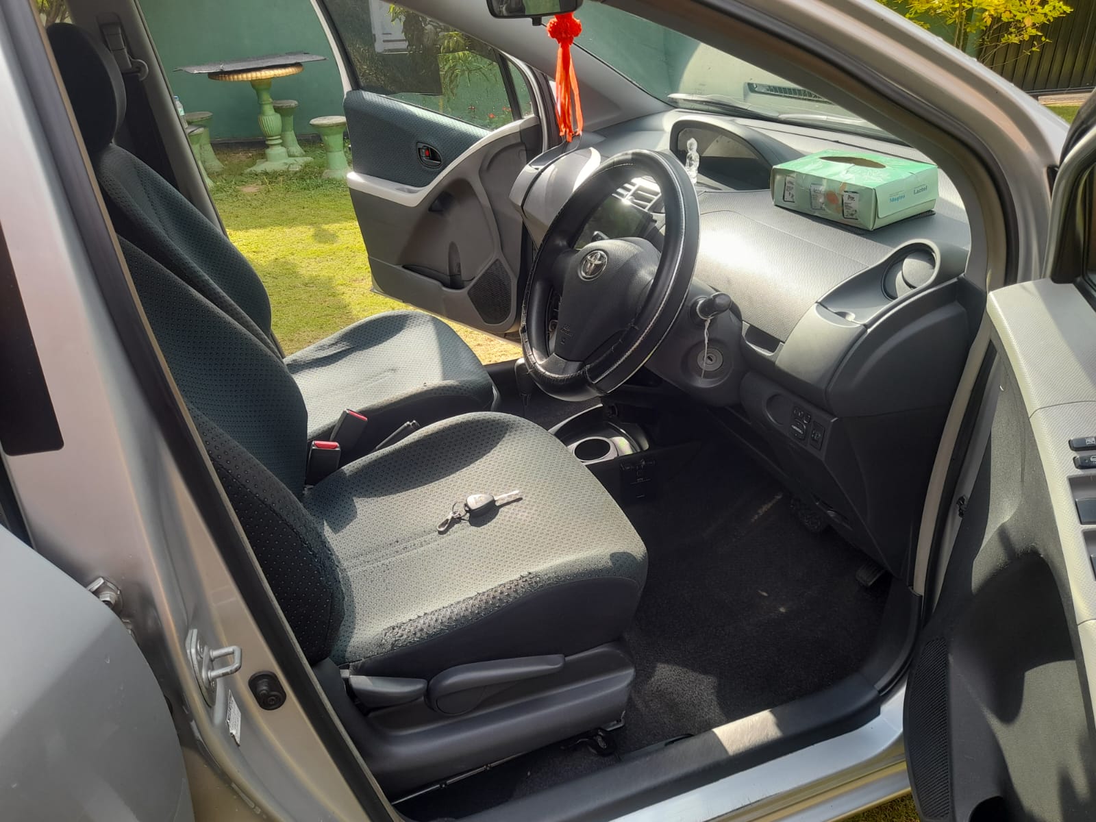 Toyota Vitz 2009 - பயன்படுத்தப்பட்டது கார் sale in Sri Lanka - patpat.lk
