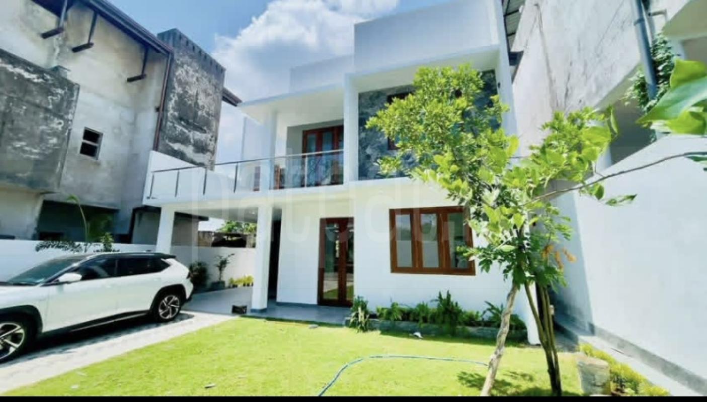 House for Sale in Athurugiriya