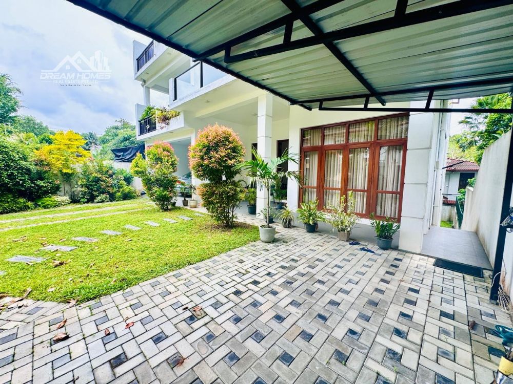 House for Sale in Talawatugoda