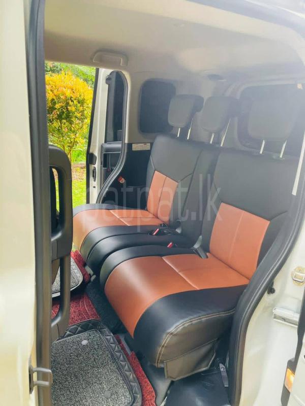 Toyota Roomy 2023 - Used Van sale in Sri Lanka - patpat.lk