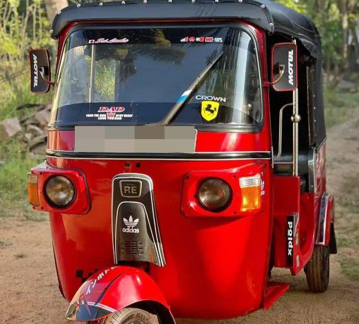 Bajaj Three Wheel 2010 ads-image-1