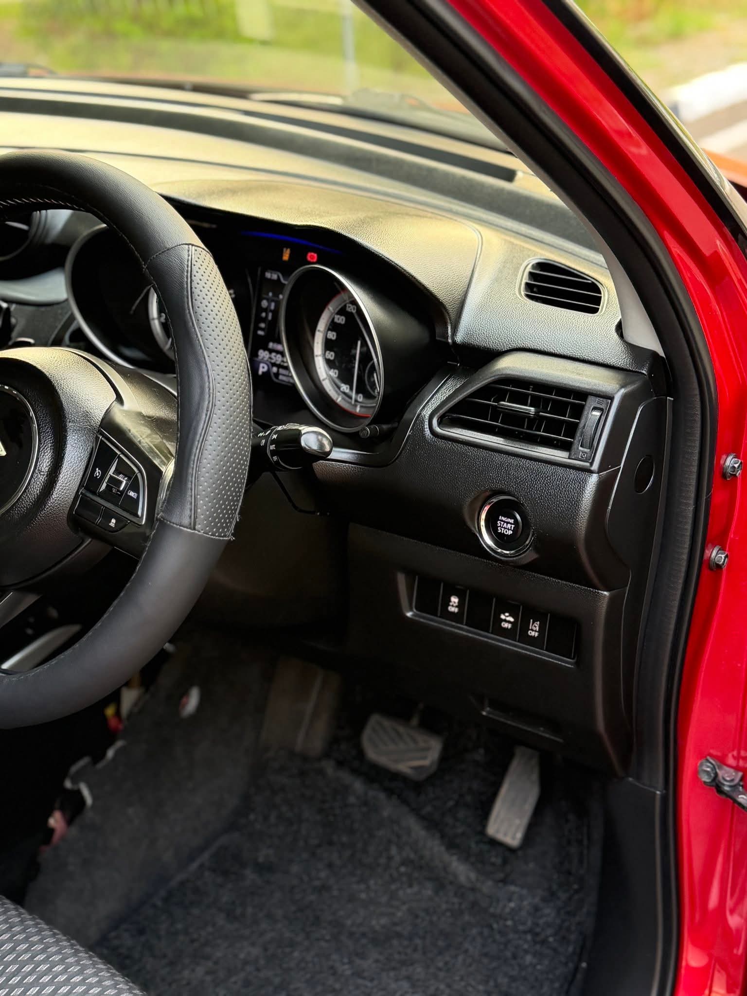 Suzuki Swift 2017 - பயன்படுத்தப்பட்டது கார் sale in Sri Lanka - patpat.lk