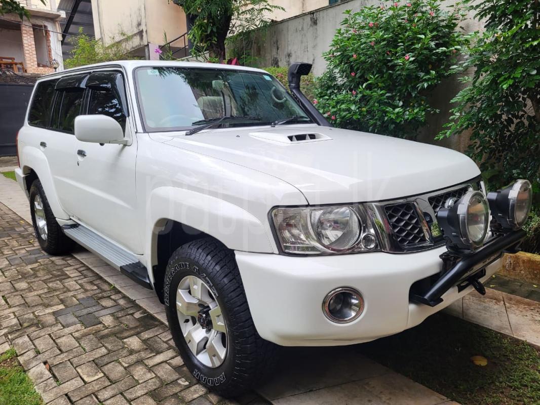 Nissan Patrol 2008 - භාවිතා කරන ලද SUV රථය sale in Sri Lanka - patpat.lk