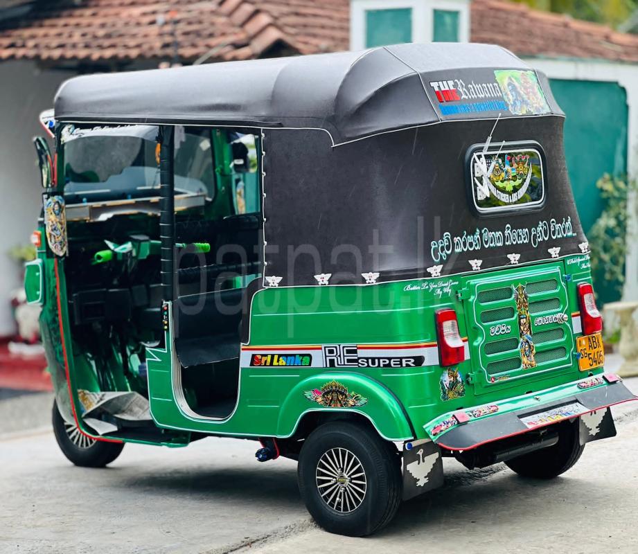 Bajaj 4 stroke 2015 - பயன்படுத்தப்பட்டது முச்சக்கர வண்டி sale in Sri Lanka - patpat.lk