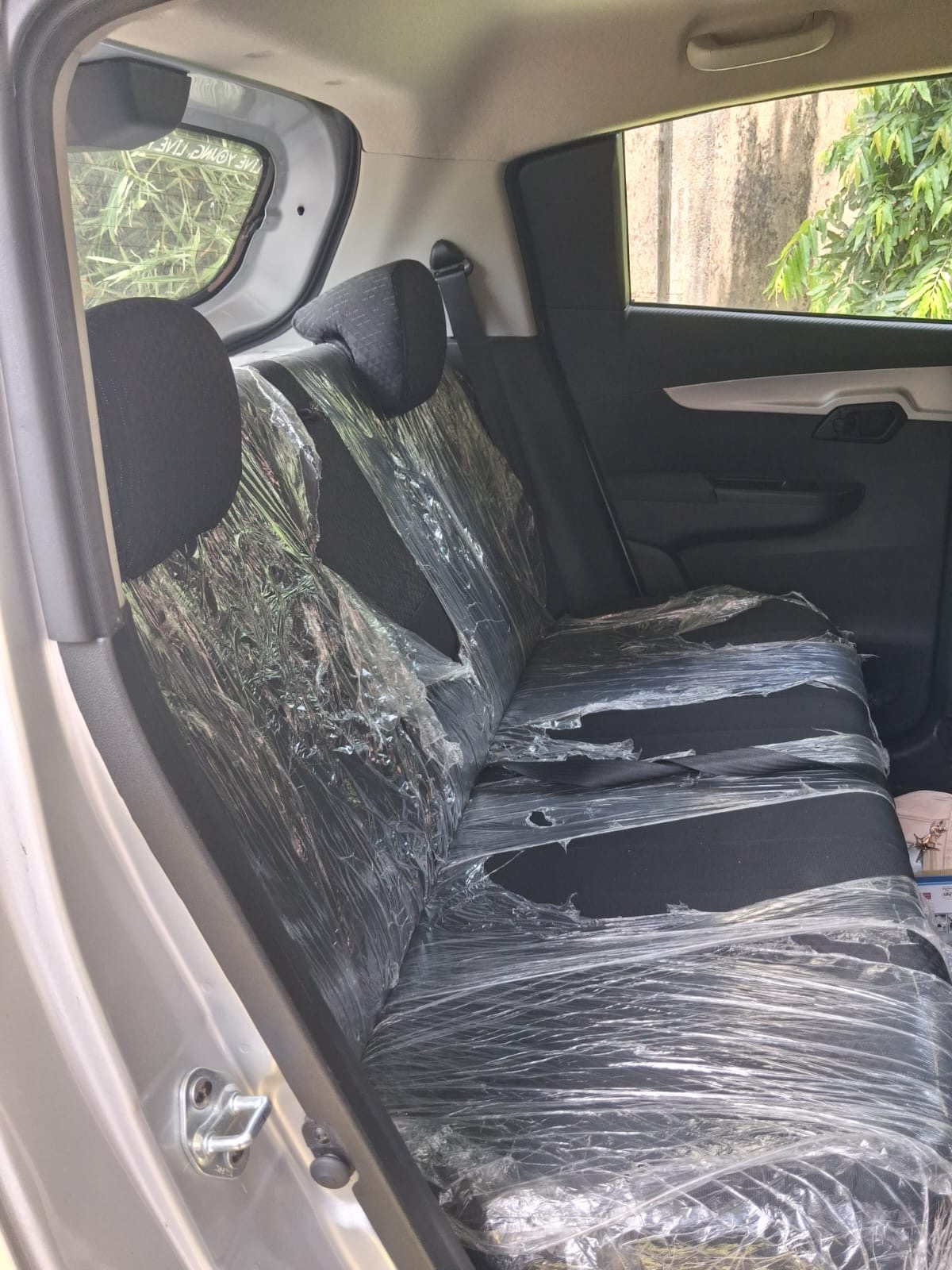 Mahindra KUV 2024 - பயன்படுத்தப்பட்டது SUV sale in Sri Lanka - patpat.lk