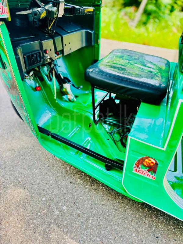 Bajaj Three Wheel 2013 - භාවිතා කරන ලද ත්‍රිරෝද රථය sale in Sri Lanka - patpat.lk