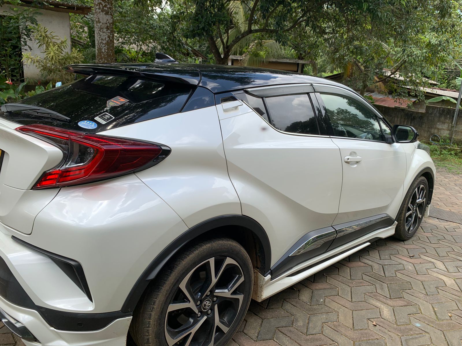 Toyota CHR 2018 - Used SUV sale in Sri Lanka - patpat.lk