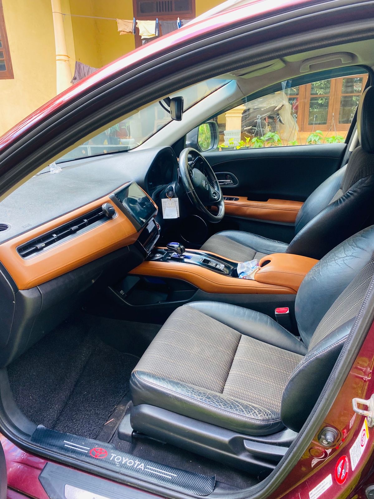 Honda Vezel 2014 - Used SUV sale in Sri Lanka - patpat.lk