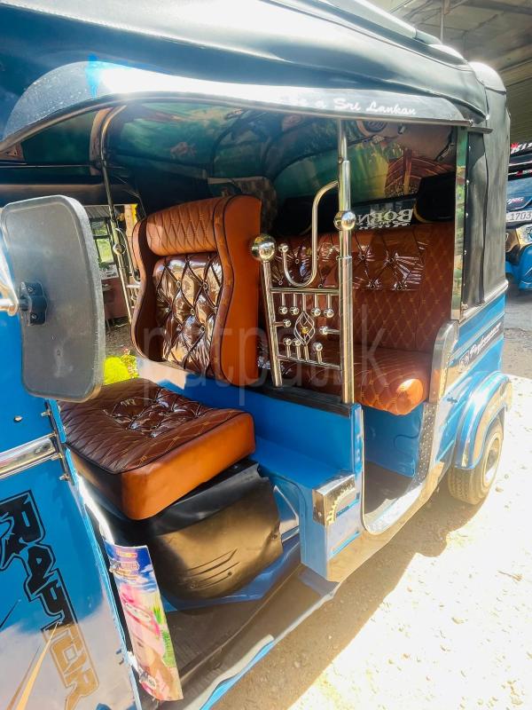 Bajaj Three Wheel 2016 - மறுசீரமைக்கப்பட்டது முச்சக்கர வண்டி sale in Sri Lanka - patpat.lk